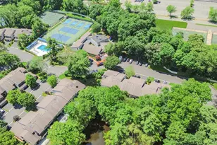 124 Foxwood Dr, Jericho, NY 11753 - Photo 40