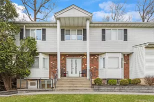 20 Algonquin Cir, Airmont, NY 10952 - Photo 6