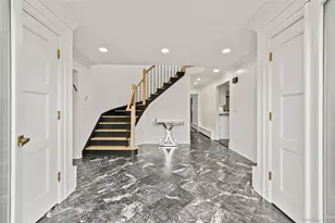 20 Algonquin Cir, Airmont, NY 10952 - Photo 8