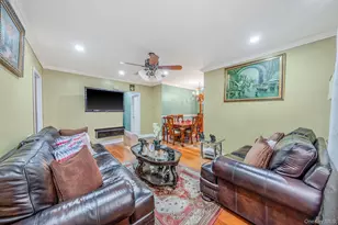 102-29 184th St, Hollis, NY 11423 - Photo 4