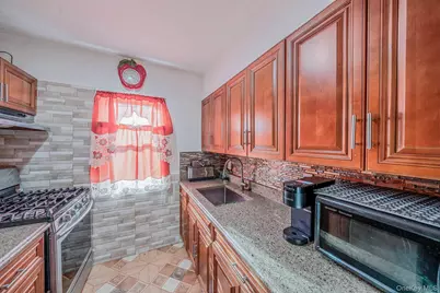 10229 184th Street, Hollis, NY 11423 - Photo 8