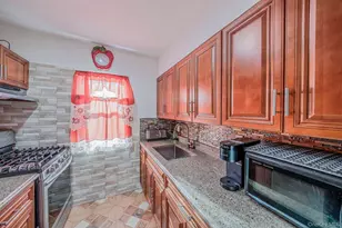 102-29 184th St, Hollis, NY 11423 - Photo 8