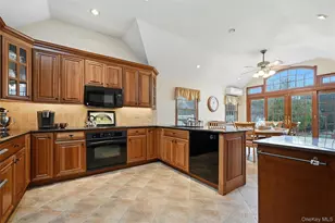 49 Washington St, Sayville, NY 11782 - Photo 14