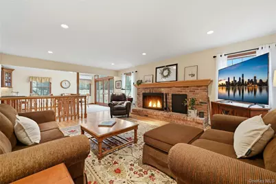 49 Washington Street, Sayville, NY 11782 - Photo 6