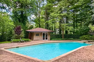 29 Winter Ln, Dix Hills, NY 11746 - Photo 40