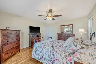 15-30 212th St, Bayside, NY 11360 - Photo 10