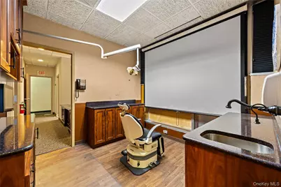 1171 Old Country Road #104, Plainview, NY 11801 - Photo 12