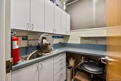 1171 Old Country Road #104, Plainview, NY 11801 - Photo 18