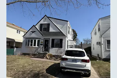 8111 261st Street, Glen Oaks, NY 11004 - Photo 2