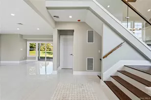 6 Adrienne Dr, Old Bethpage, NY 11804 - Photo 6