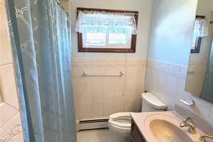 250 Wyona Ave, Lindenhurst, NY 11757 - Photo 8