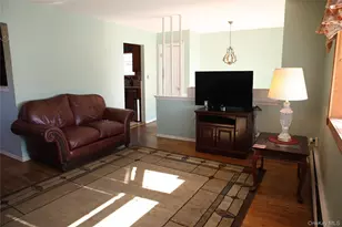 250 Wyona Ave, Lindenhurst, NY 11757 - Photo 6