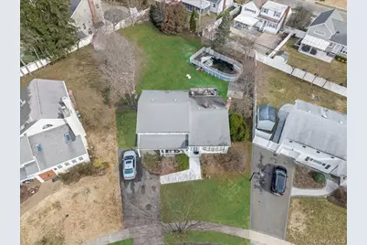 7 Phipps Lane, Plainview, NY 11803 - Photo 12