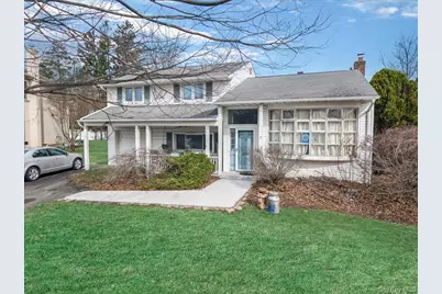 7 Phipps Lane, Plainview, NY 11803 - Photo 4