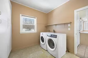 11 Old Post Rd E, Port Jefferson, NY 11777 - Photo 4