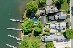 168 Sterling St, Greenport, NY 11944 - Photo 2