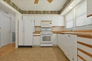 2937 Morgan Dr, Wantagh, NY 11793 - Photo 14