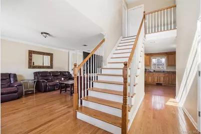 63 Pinedale Avenue, Farmingville, NY 11738 - Photo 4