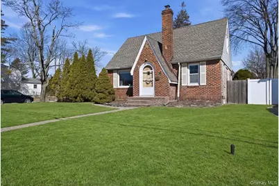 120 Linwood Avenue, North Bellmore, NY 11710 - Photo 2