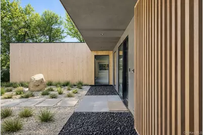 32 School Street, East Hampton, NY 11937 - Photo 4