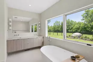 32 School St, East Hampton, NY 11937 - Photo 14