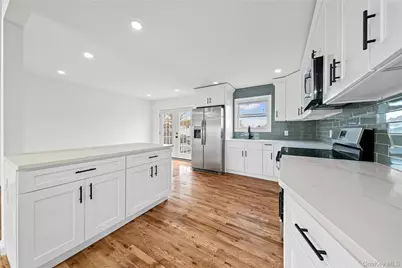 55 Schleigel Boulevard, Farmingdale, NY 11735 - Photo 20