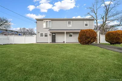 55 Schleigel Boulevard, Farmingdale, NY 11735 - Photo 4