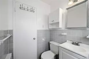 226-10 Manor Rd, Queens Village, NY 11427 - Photo 18