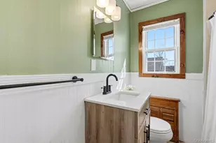 303 Kansas St, Lindenhurst, NY 11757 - Photo 8