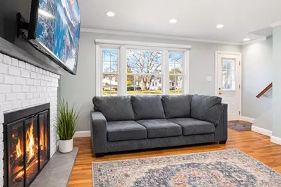 303 Kansas Street, Lindenhurst, NY 11757 - Photo 4