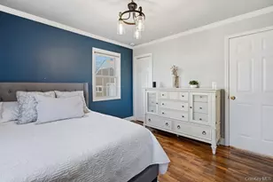 303 Kansas St, Lindenhurst, NY 11757 - Photo 10