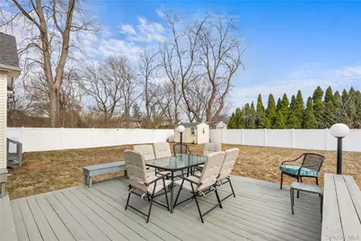 89 Cotter Street, West Islip, NY 11795 - Photo 18