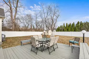 89 Cotter St, West Islip, NY 11795 - Photo 18