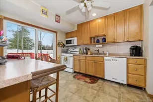 30 Middle Dr, Huntington, NY 11743 - Photo 8