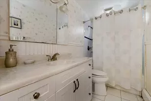 30 Middle Dr, Huntington, NY 11743 - Photo 12