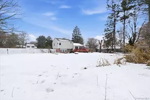 30 Middle Dr, Huntington, NY 11743 - Photo 20