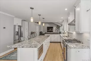 949 Union St, Bohemia, NY 11716 - Photo 10