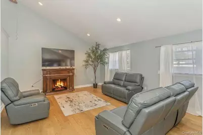 949 Union Street, Bohemia, NY 11716 - Photo 16