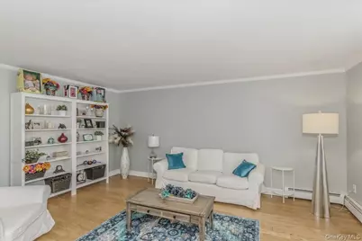 949 Union Street, Bohemia, NY 11716 - Photo 6