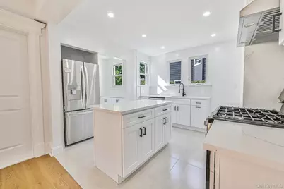 108 N Forest Avenue, Rockville Centre, NY 11570 - Photo 12