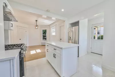 108 N Forest Avenue, Rockville Centre, NY 11570 - Photo 10