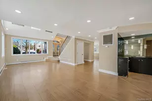 1027 Windermere Rd, Franklin Square, NY 11010 - Photo 12