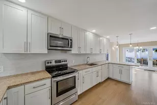 1027 Windermere Rd, Franklin Square, NY 11010 - Photo 8