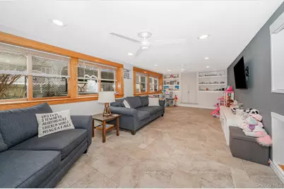 48 Butler Street, West Islip, NY 11795 - Photo 18