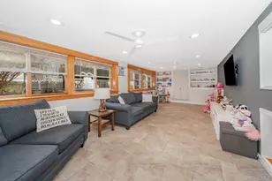 48 Butler St, West Islip, NY 11795 - Photo 18