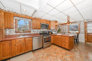 48 Butler St, West Islip, NY 11795 - Photo 10