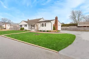 48 Butler St, West Islip, NY 11795 - Photo 2