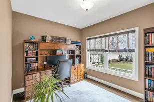 10 Beverly Rd, Farmingdale, NY 11735 - Photo 12