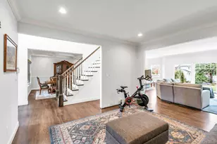 10 Beverly Rd, Farmingdale, NY 11735 - Photo 4