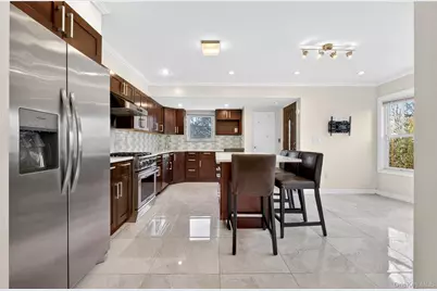 55 Executive Drive, Manhasset Hills, NY 11040 - Photo 14